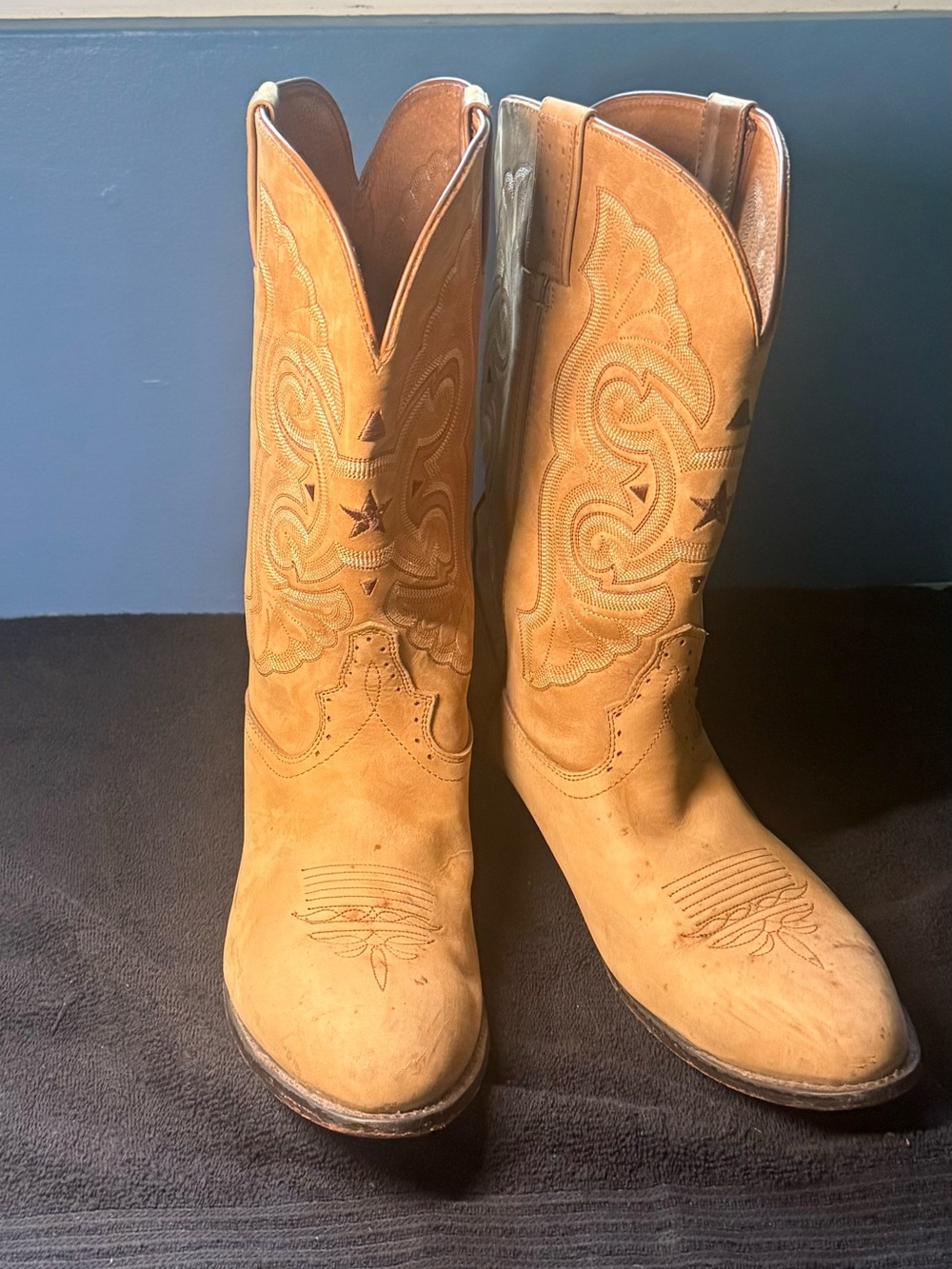 Men's Tan Cowboy Western Boots - Classic Pull-On Style size 13M